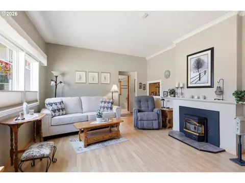 Living - 2378 19th St, Springfield, OR 97477 photo 2 of 3