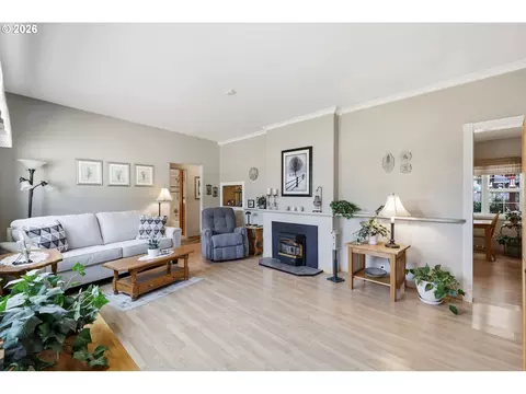 Living - 2378 19th St, Springfield, OR 97477 photo 1 of 3
