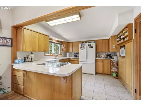 Kitchen - 2378 19th St, Springfield, OR 97477 photo 1 of 5