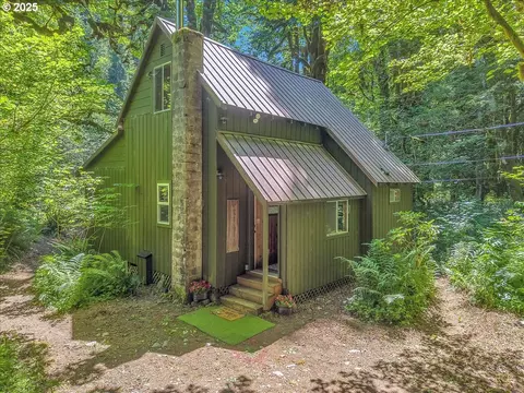 30352 E Road 12, Rhododendron, OR 97049