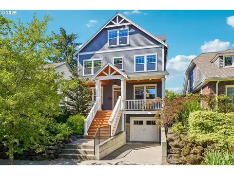 2433 SE Ivon St, Portland, OR 97202