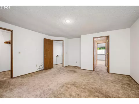 Bedroom - 2295 Ridgeway Dr, Eugene, OR 97401 photo 3 of 8