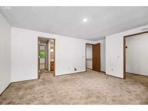 Bedroom - 2295 Ridgeway Dr, Eugene, OR 97401 photo 7 of 8