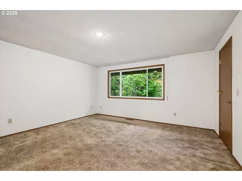 Bedroom - 2295 Ridgeway Dr, Eugene, OR 97401 photo 1 of 8