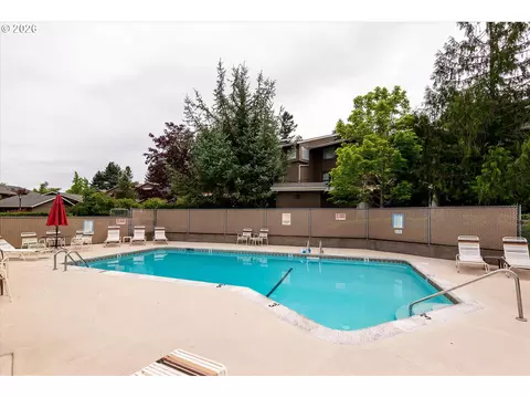 Exterior - 2295 Ridgeway Dr, Eugene, OR 97401 photo 10 of 10