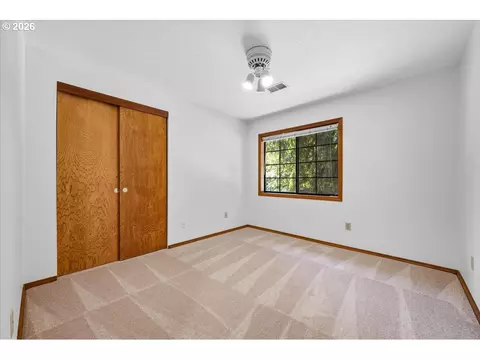 Bedroom - 1431 NW 19th St, Gresham, OR 97030 photo 5 of 5