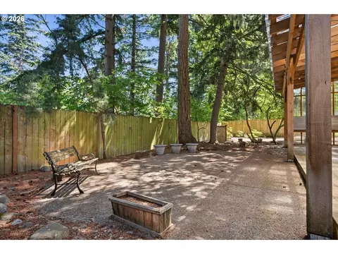 Exterior - 1431 NW 19th St, Gresham, OR 97030 photo 6 of 10