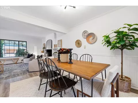 Dining - 1431 NW 19th St, Gresham, OR 97030 photo 3 of 3