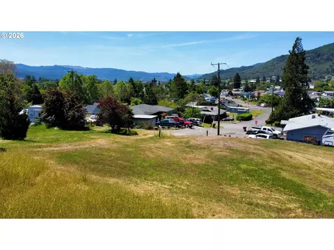 0 Cedar St #35, Riddle, OR 97469