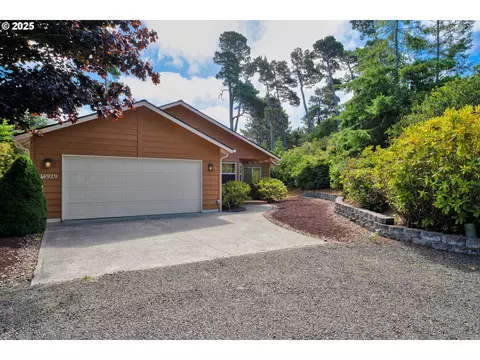 4929 Oceana Dr, Florence, OR 97439