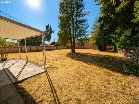 Exterior - 4475 Cascade Dr, Eugene, OR 97402 photo 3 of 5