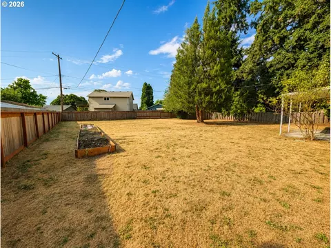 Exterior - 4475 Cascade Dr, Eugene, OR 97402 photo 5 of 5
