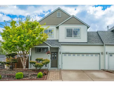 13645 Garden Meadow Dr, Oregon City, OR 97045