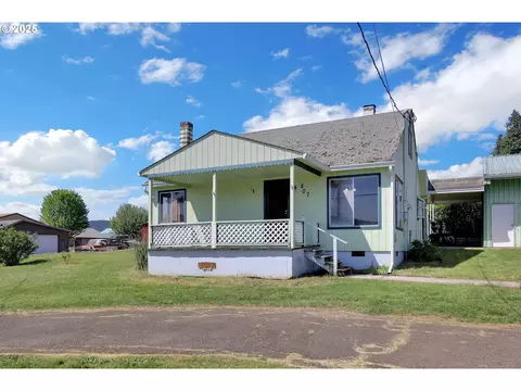 807 Cedar St, Yoncalla, OR 97499