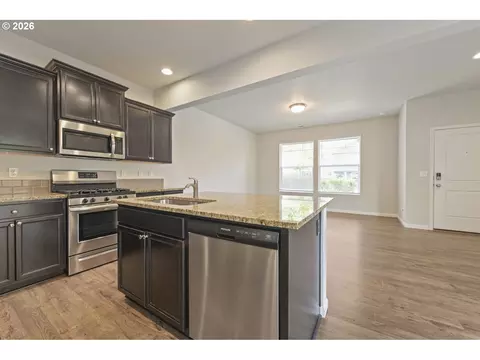 Kitchen - 2189 SE 17th Aly, Gresham, OR 97080 photo 3 of 3