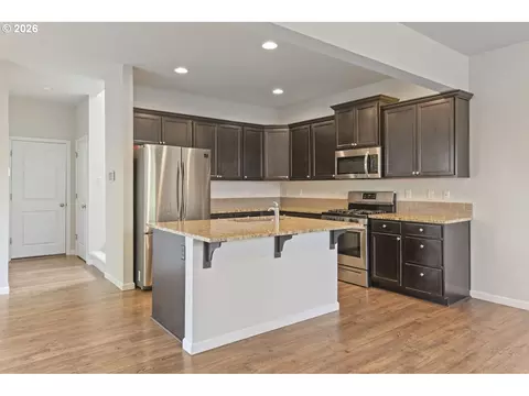 Kitchen - 2189 SE 17th Aly, Gresham, OR 97080 photo 1 of 3