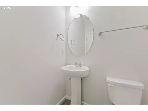 Bath - 2189 SE 17th Aly, Gresham, OR 97080 photo 3 of 4