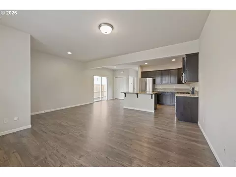 Living - 2189 SE 17th Aly, Gresham, OR 97080 photo 4 of 4