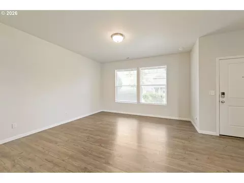Living - 2189 SE 17th Aly, Gresham, OR 97080 photo 2 of 4