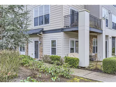 10675 NE Red Wing Way #102, Hillsboro, OR 97006