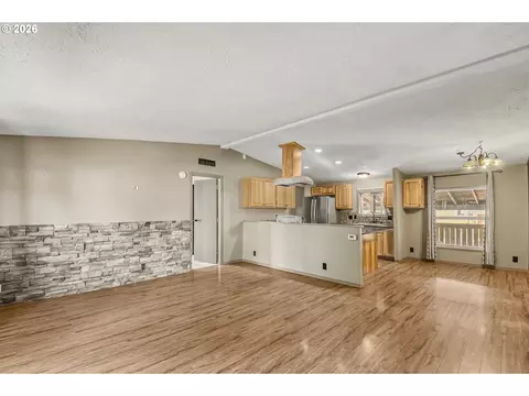 1949 SE Palmquist Rd #5, Gresham, OR 97080 photo 3