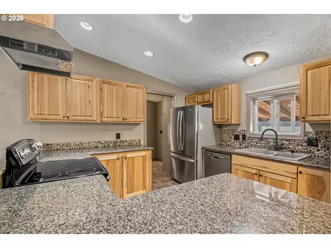 1949 SE Palmquist Rd #5, Gresham, OR 97080 photo 9