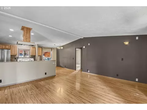 1949 SE Palmquist Rd #5, Gresham, OR 97080 photo 5