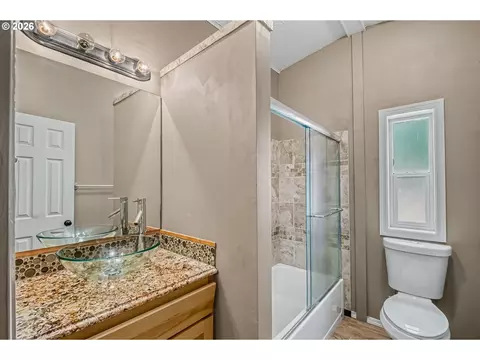 1949 SE Palmquist Rd #5, Gresham, OR 97080 photo 15