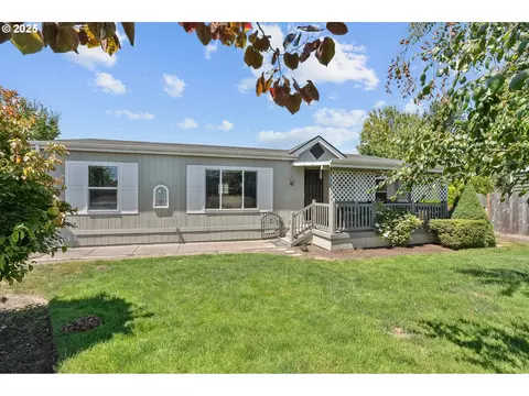 830 N Main St #1, Mount Angel, OR 97362