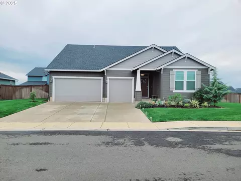 1439 Echo Valley Dr, Junction City, OR 97448