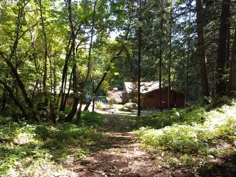 563 Medicine Wheel Way, Winston, OR 97496