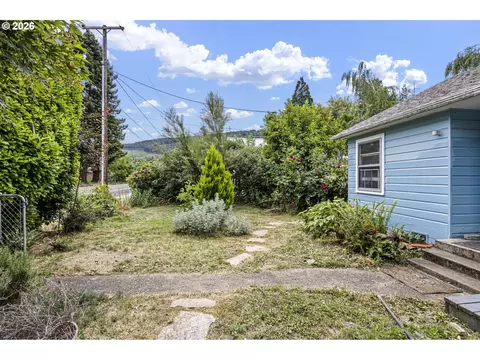 Exterior - 415 Date St, Drain, OR 97435 photo 1 of 13