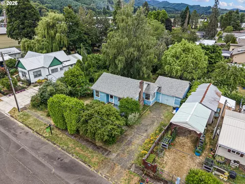 View/Area - 415 Date St, Drain, OR 97435 photo 2 of 12