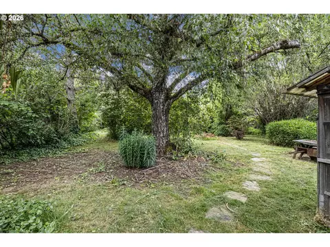 Exterior - 415 Date St, Drain, OR 97435 photo 7 of 13