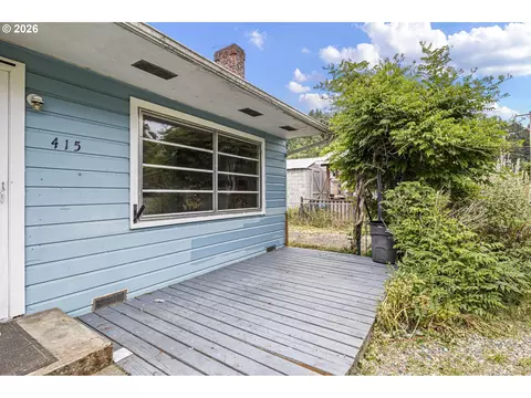 Exterior - 415 Date St, Drain, OR 97435 photo 5 of 13