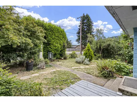 Exterior - 415 Date St, Drain, OR 97435 photo 8 of 13