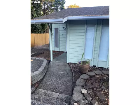 Exterior - 850 W Powell Blvd, Gresham, OR 97030 photo 2 of 3