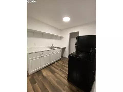 Kitchen - 850 W Powell Blvd, Gresham, OR 97030 photo 1 of 1