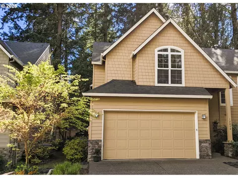 12890 SW Blue Heron Pl, Portland, OR 97223