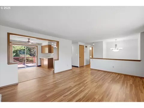 Living - 895 NW 3rd St, Gresham, OR 97030 photo 2 of 6