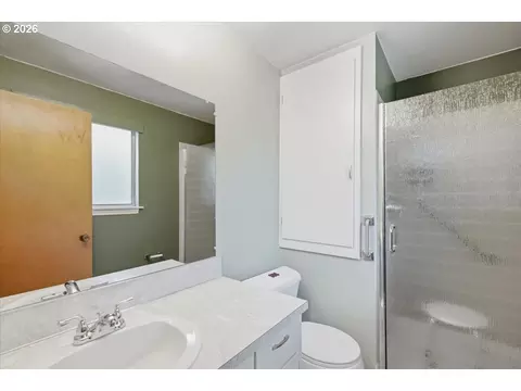 Bath - 895 NW 3rd St, Gresham, OR 97030 photo 1 of 3