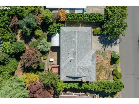 View/Area - 895 NW 3rd St, Gresham, OR 97030 photo 3 of 5
