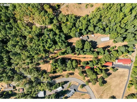 281 Callahan Rd, Roseburg, OR 97471