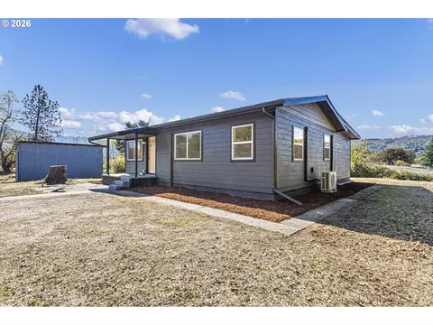 6228 Dole Rd, Myrtle Creek, OR 97457