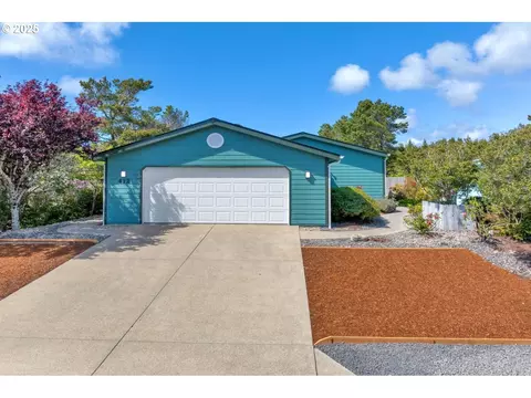 1600 Rhododendron Dr #412, Florence, OR 97439