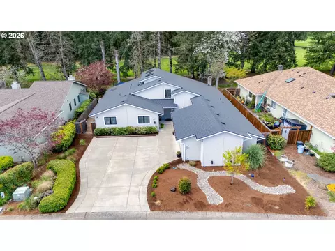 1827 NW Doral St, Mcminnville, OR 97128