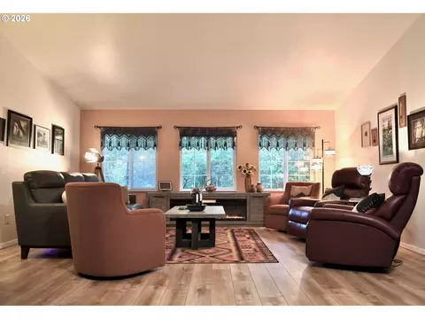 625 Glenbrook Cir, Florence, OR 97439 photo 23