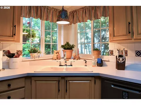625 Glenbrook Cir, Florence, OR 97439 photo 14