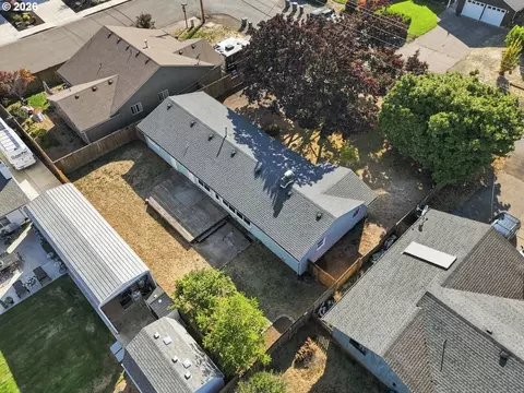 View/Area - 1099 Arcadia Dr, Eugene, OR 97401 photo 6 of 9