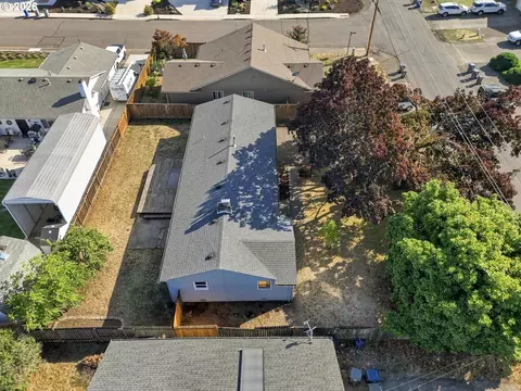 View/Area - 1099 Arcadia Dr, Eugene, OR 97401 photo 1 of 9